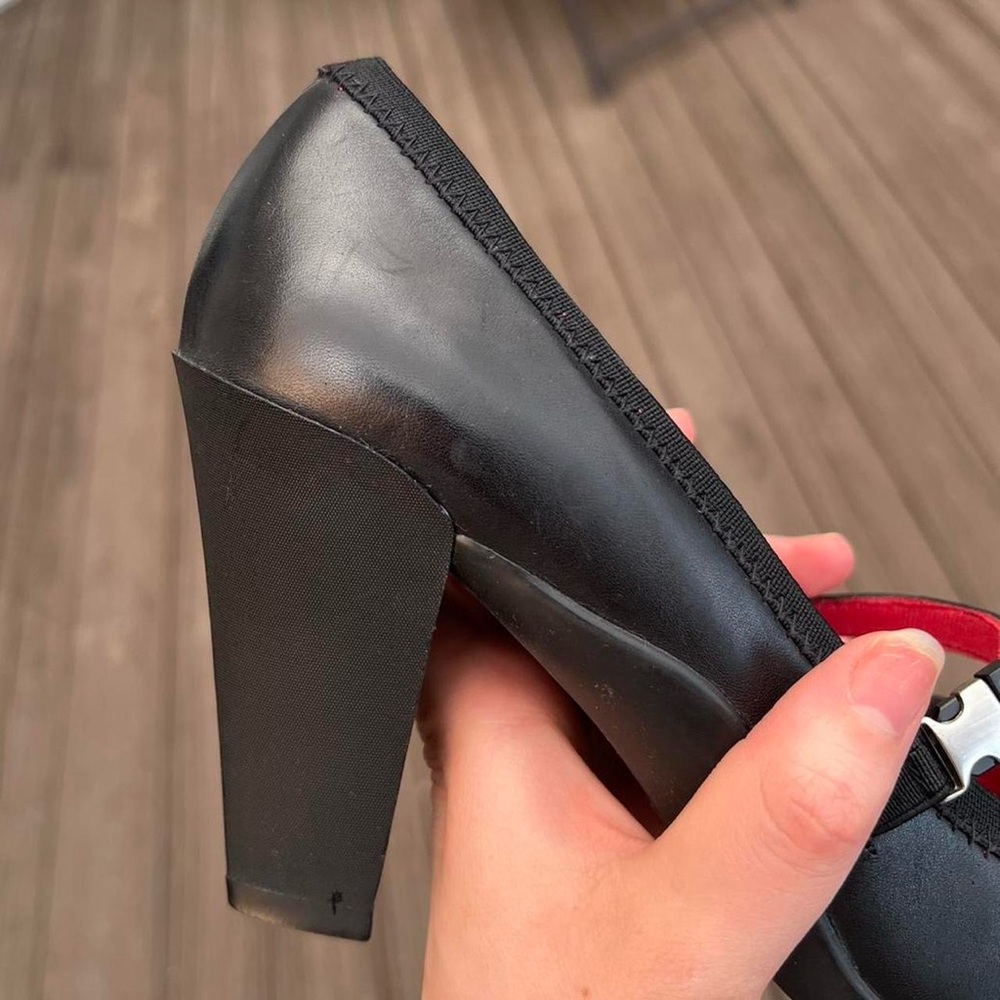 Kenneth Cole Reaction Black Leather Mary Jane Heels with Red Inside - Picture 7 of 8